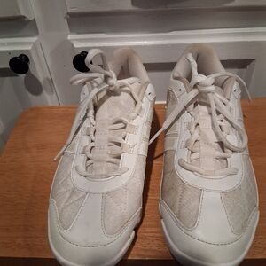 Adidas Womens White Cheer Athletic Sneakers